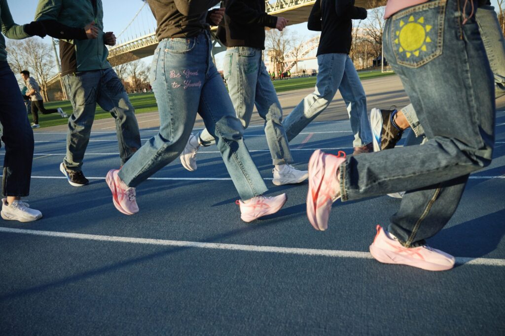 asics blue jean mile - track