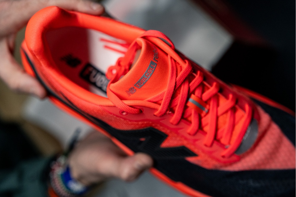new balance rebel v5 - urgent red