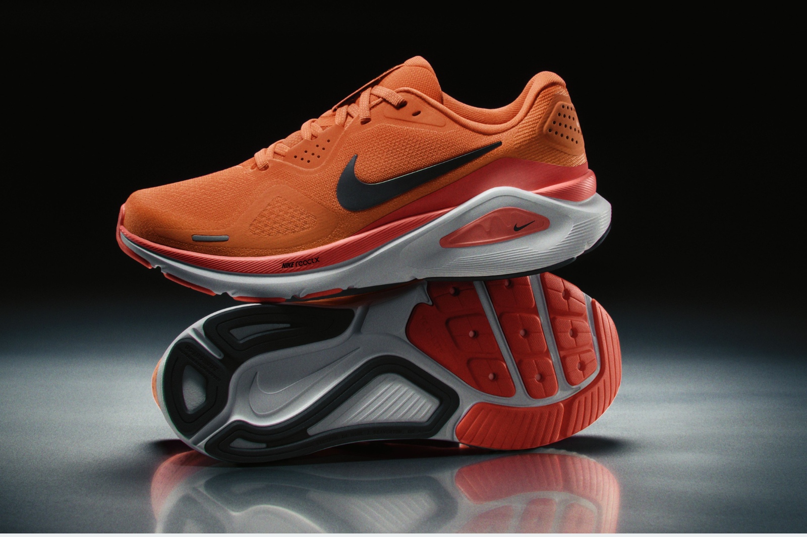nike structure 26 - feature
