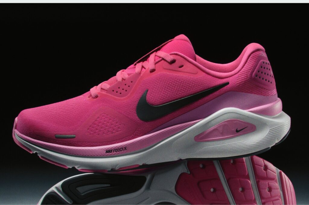nike structure 26 - women's pink