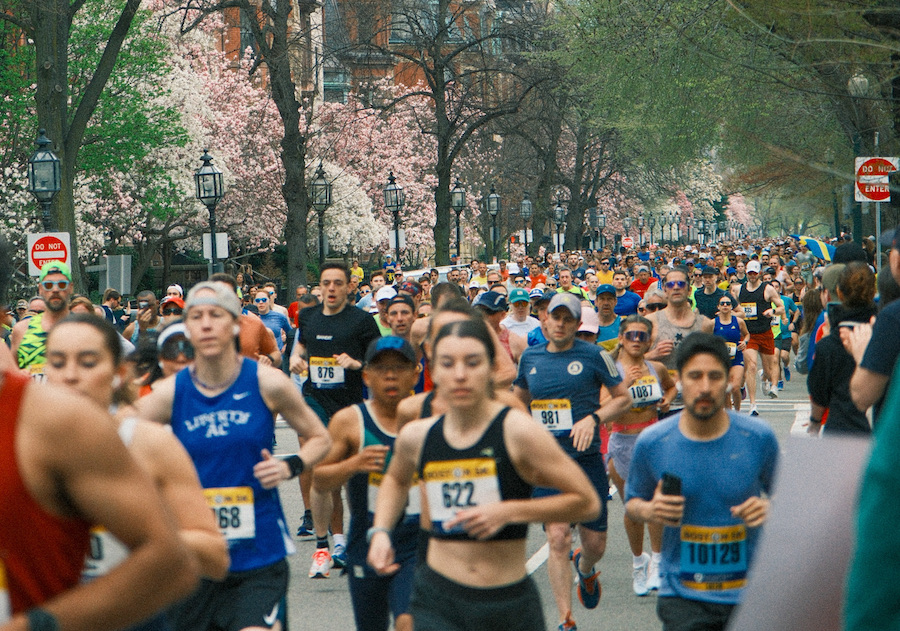 runners race in boston