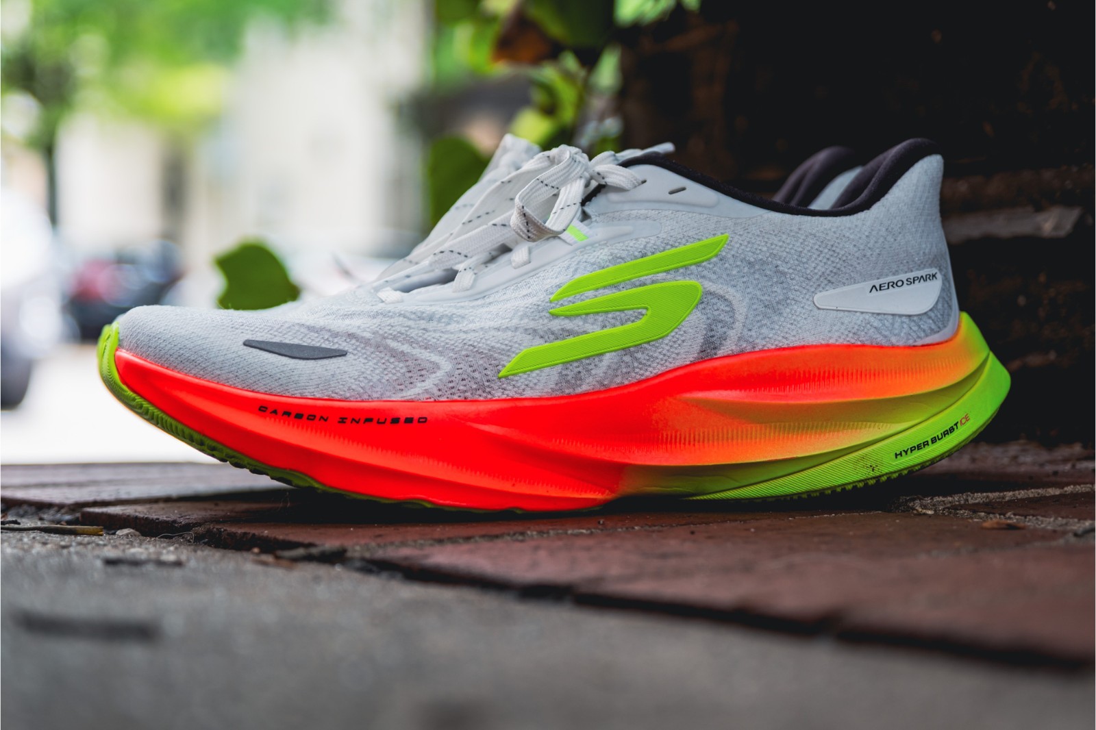 Skechers Aero Spark side