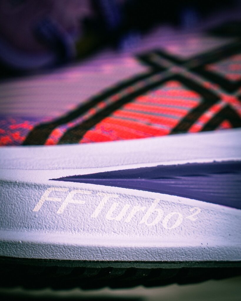 ASICS MEGABLAST - vert ff turbo square