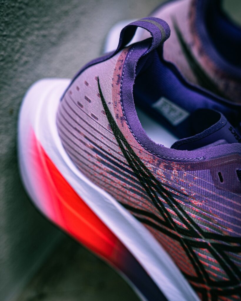 ASICS MEGABLAST - vert heel lateral