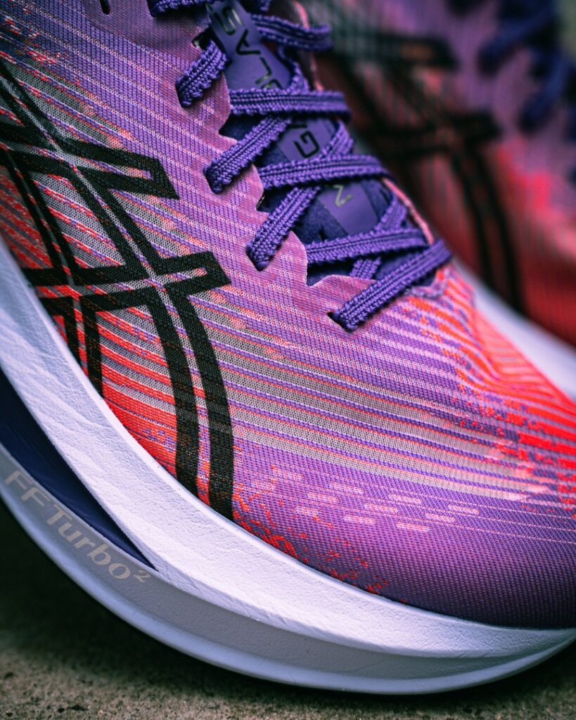 ASICS MEGABLAST - vert laces