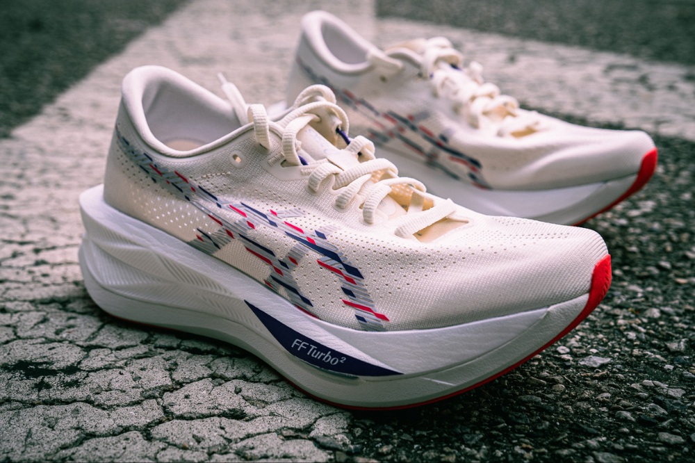 ASICS SONICBLAST - both