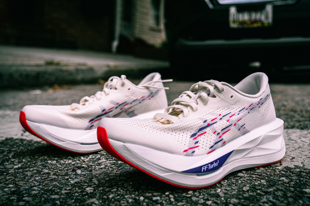 ASICS SONICBLAST - sidewalk