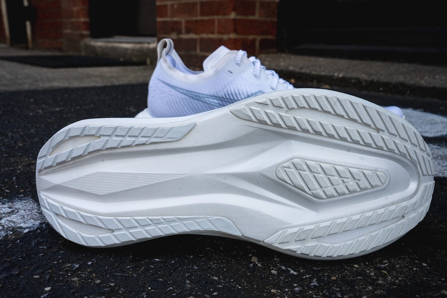 BITR Website Large - 1600 x 1066 - ASICS megablast white - outsole