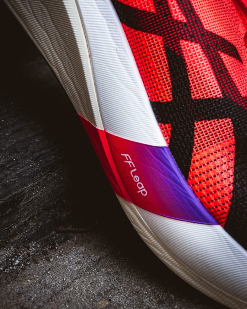 asics metaspeed edge tokyo - leap logo