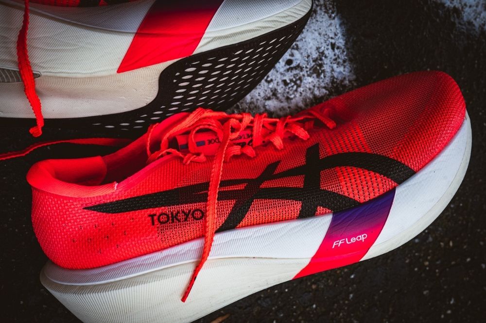 asics metaspeed edge tokyo - tiger stripes