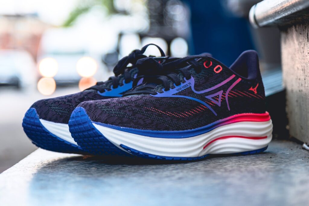 mizuno wave rider 29 - feature