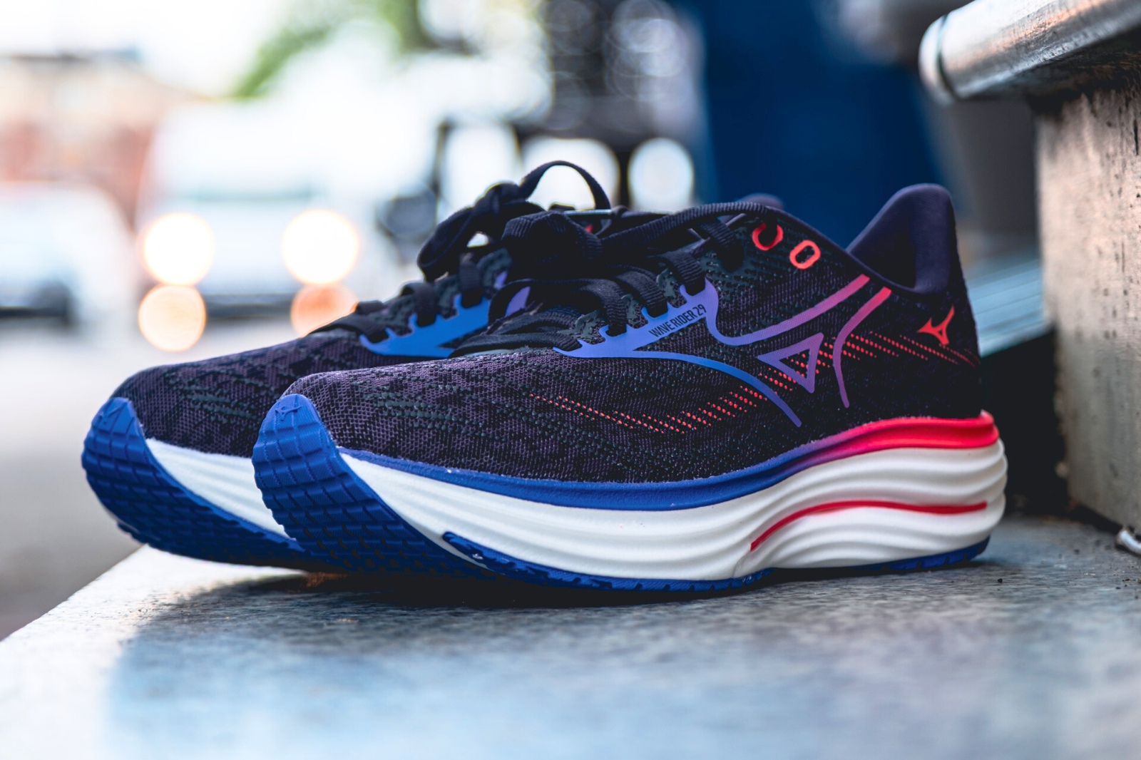 mizuno wave rider 29 - feature