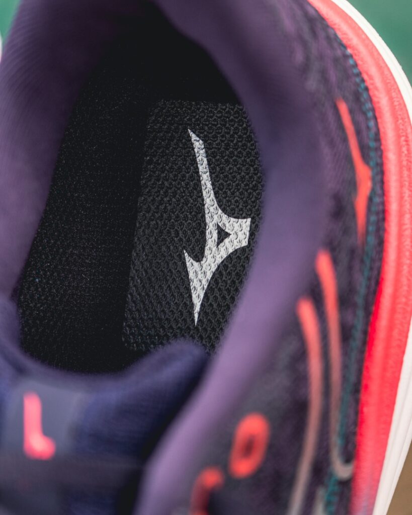 mizuno wave rider 29 - logo insole
