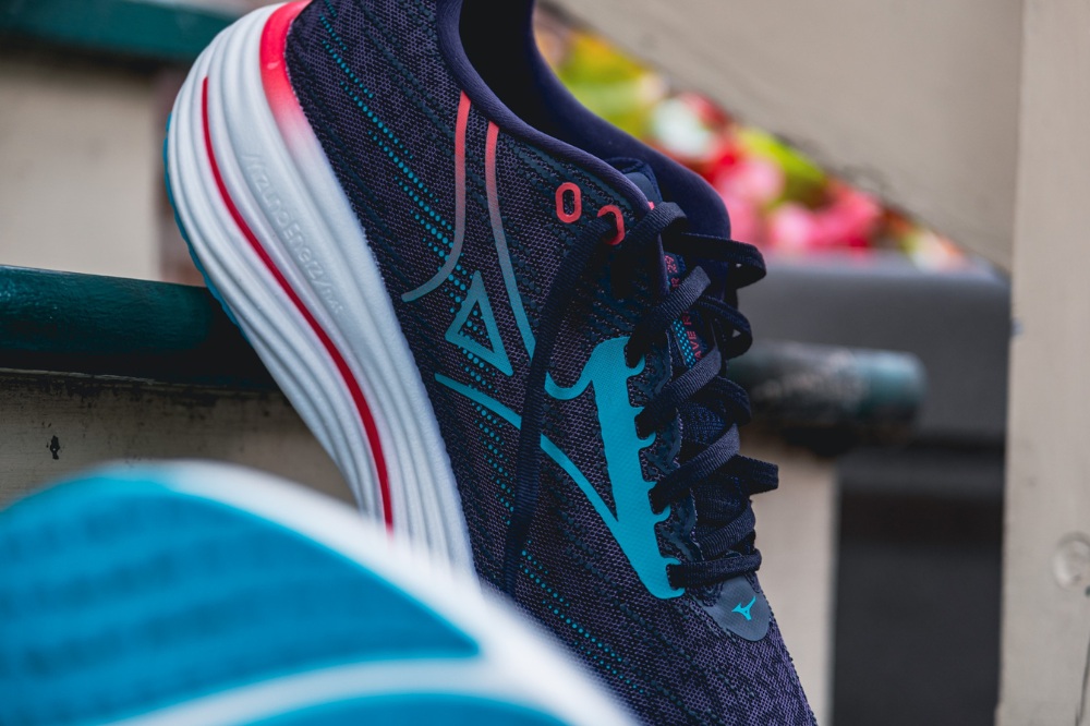 mizuno wave rider 29 - medial step