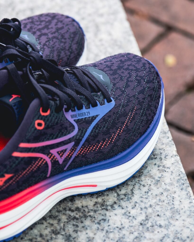mizuno wave rider 29 - vertical above