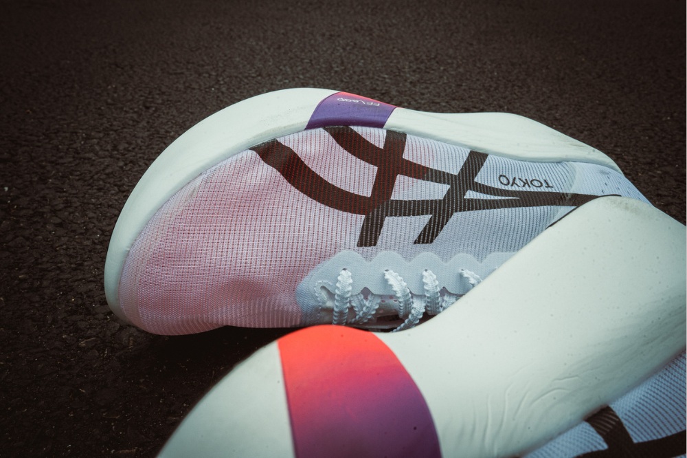 asics metaspeed ray - side and midsole