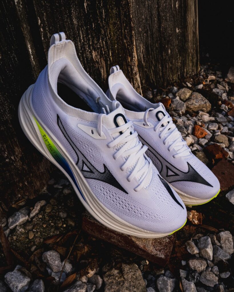 mizuno neo zen 2 - wooden fence