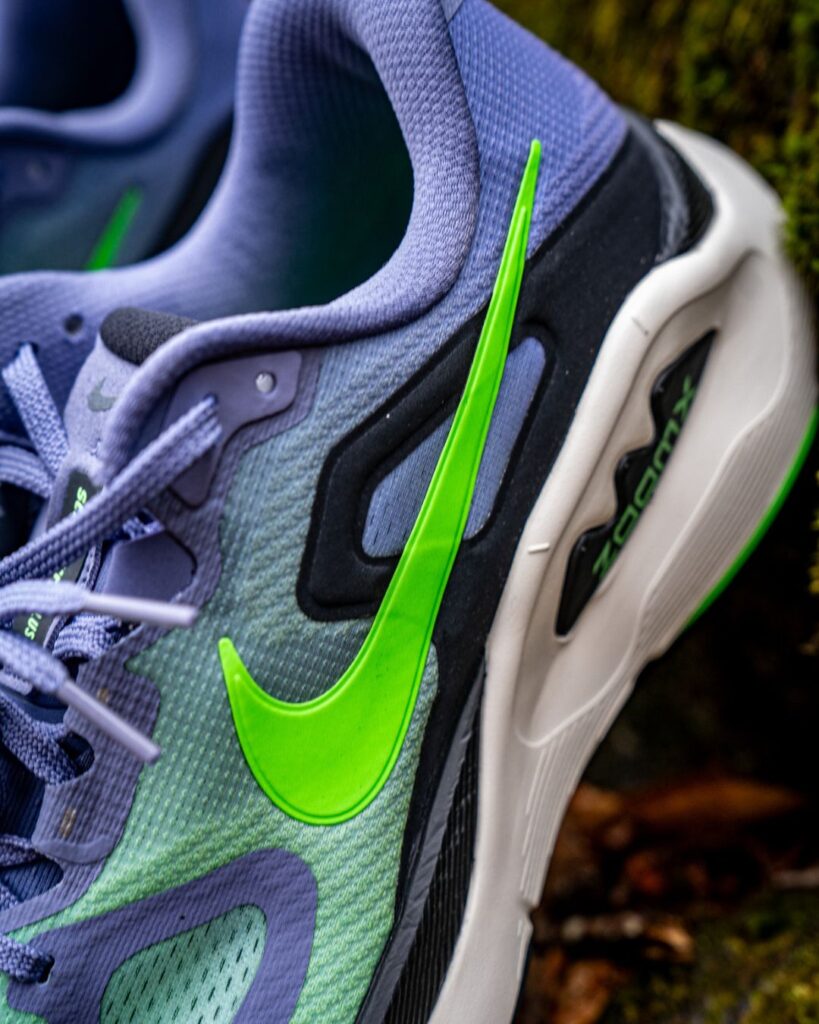 nike structure plus - lateral swoosh