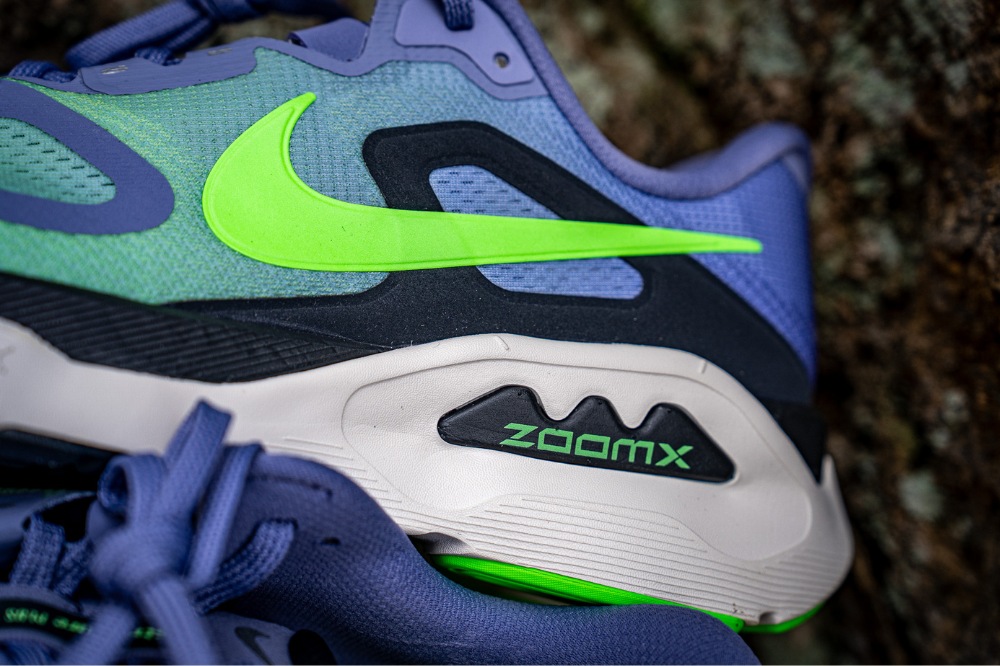 nike structure plus - logo lateral