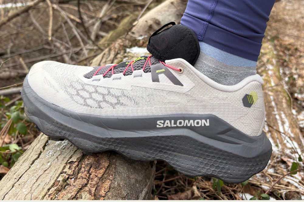 salomon ultra glide 4 - lateral log