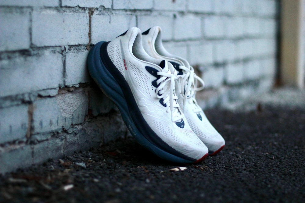 saucony ride 19 - against wall