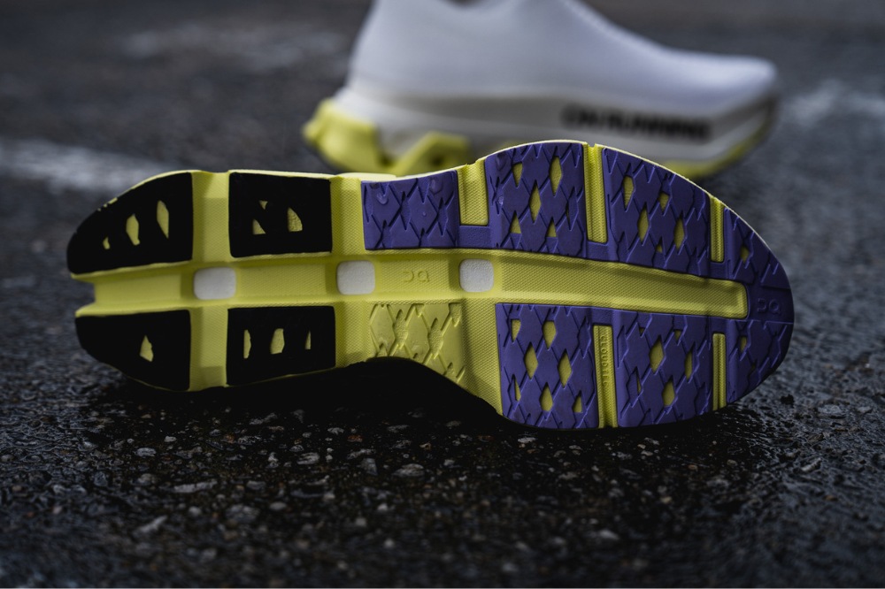 on lightspray cloudmonster 3 hyper (4)