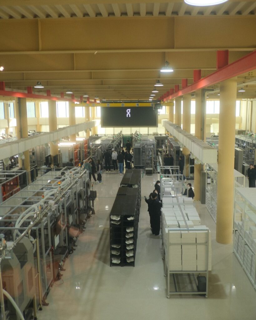 on lightspray cloudmonster 3 hyper (4)