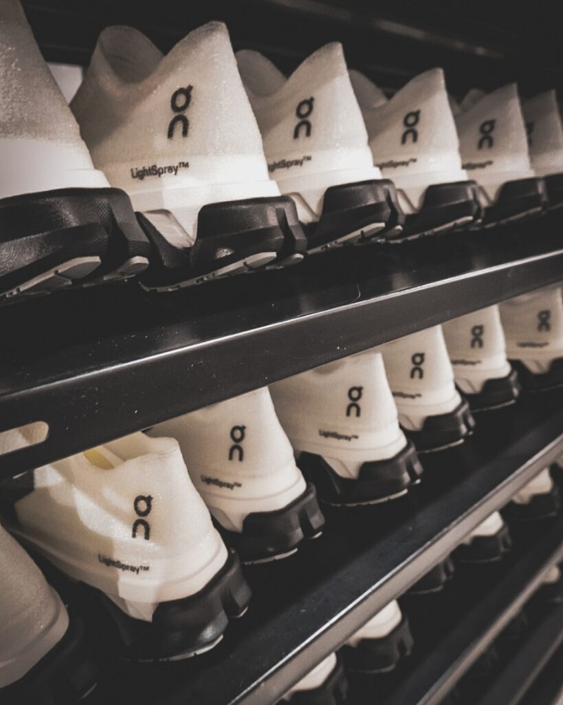 on lightspray cloudmonster 3 hyper (7)