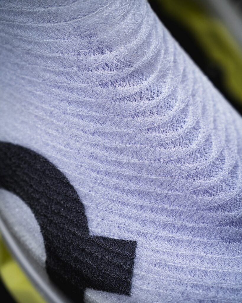 on lightspray cloudmonster 3 hyper (8)